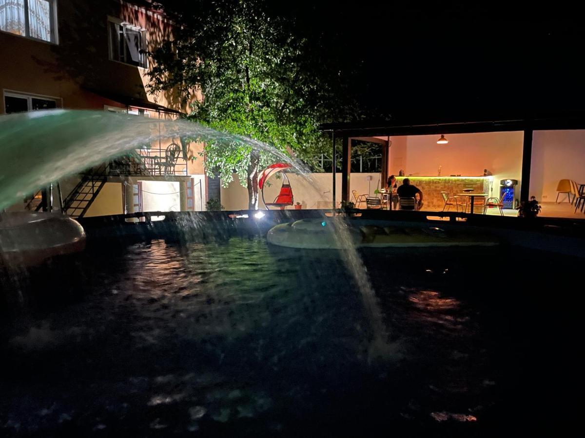 Pretty Garden Villa Orşova Екстериор снимка