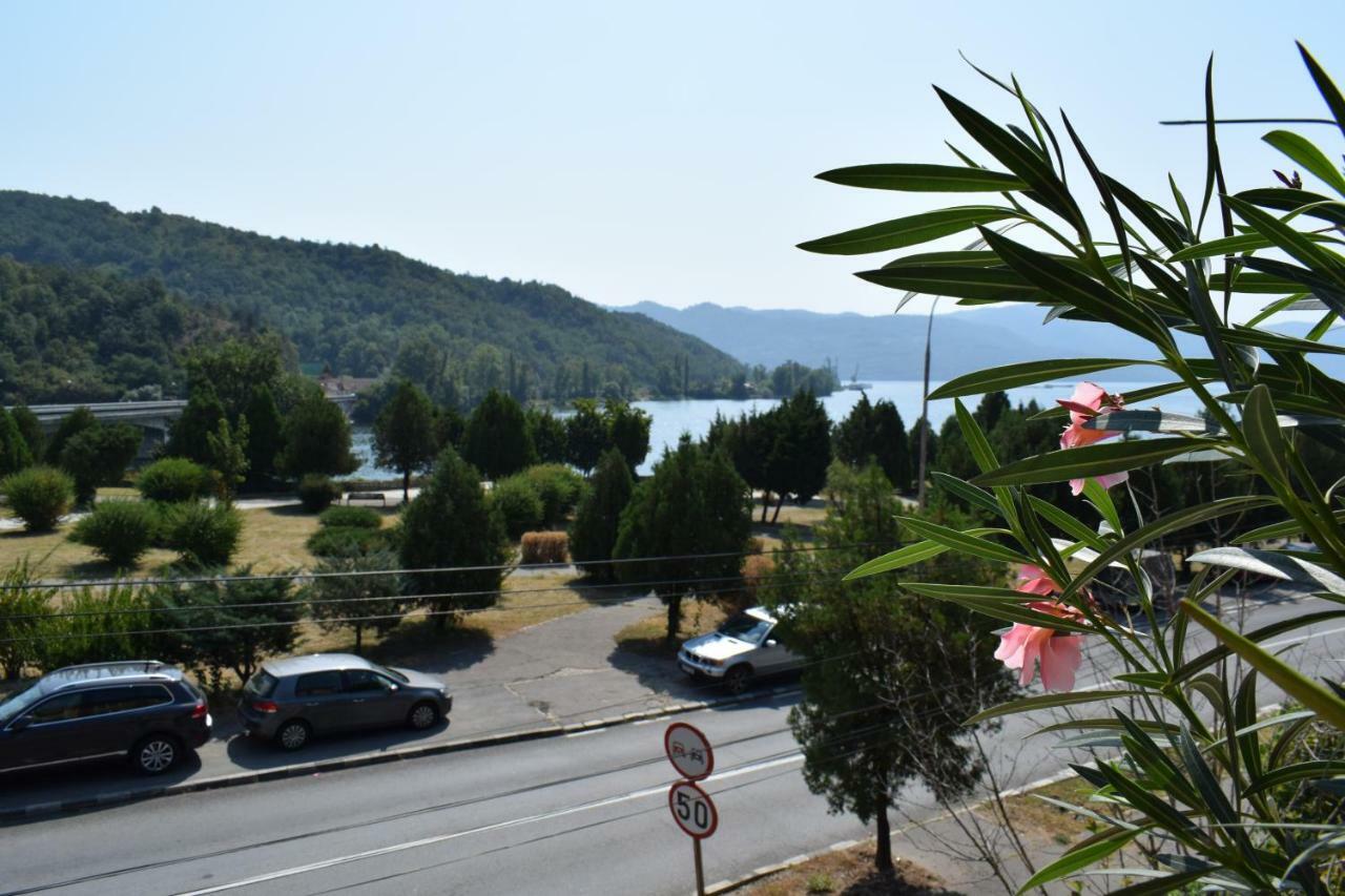 Pretty Garden Villa Orşova Екстериор снимка